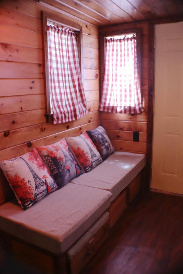 Storybook Village Pine Cove Εξωτερικό φωτογραφία