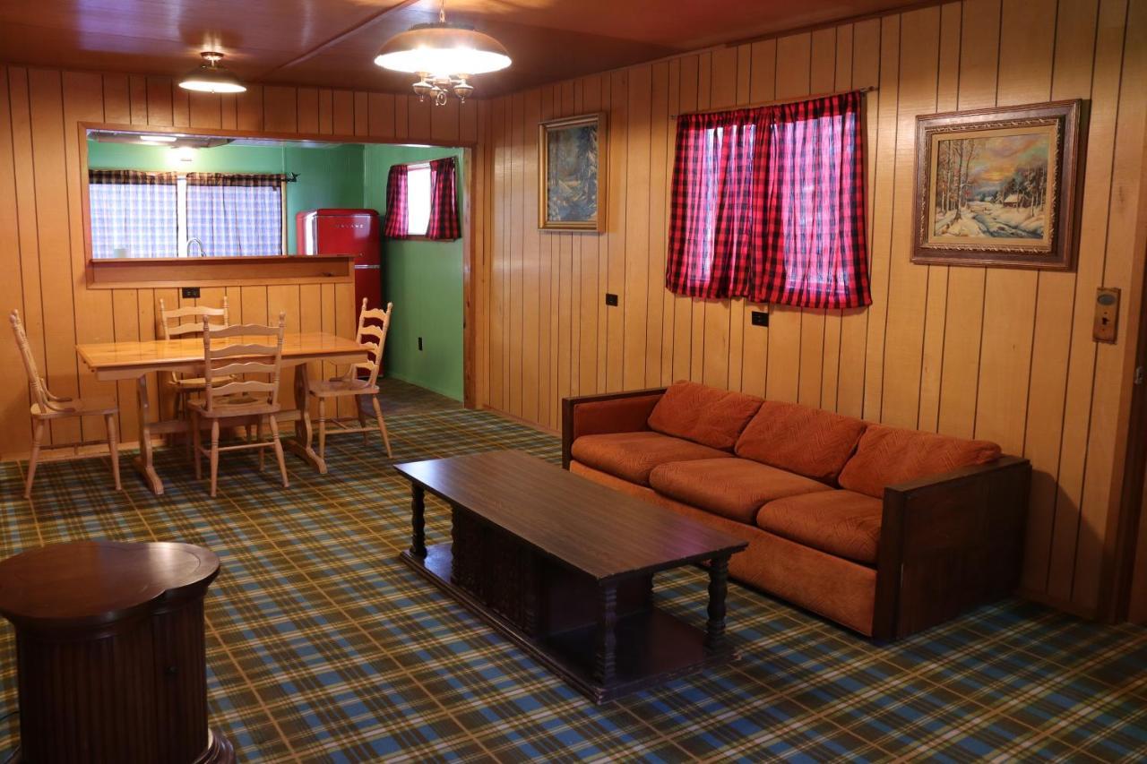 Storybook Village Pine Cove Εξωτερικό φωτογραφία